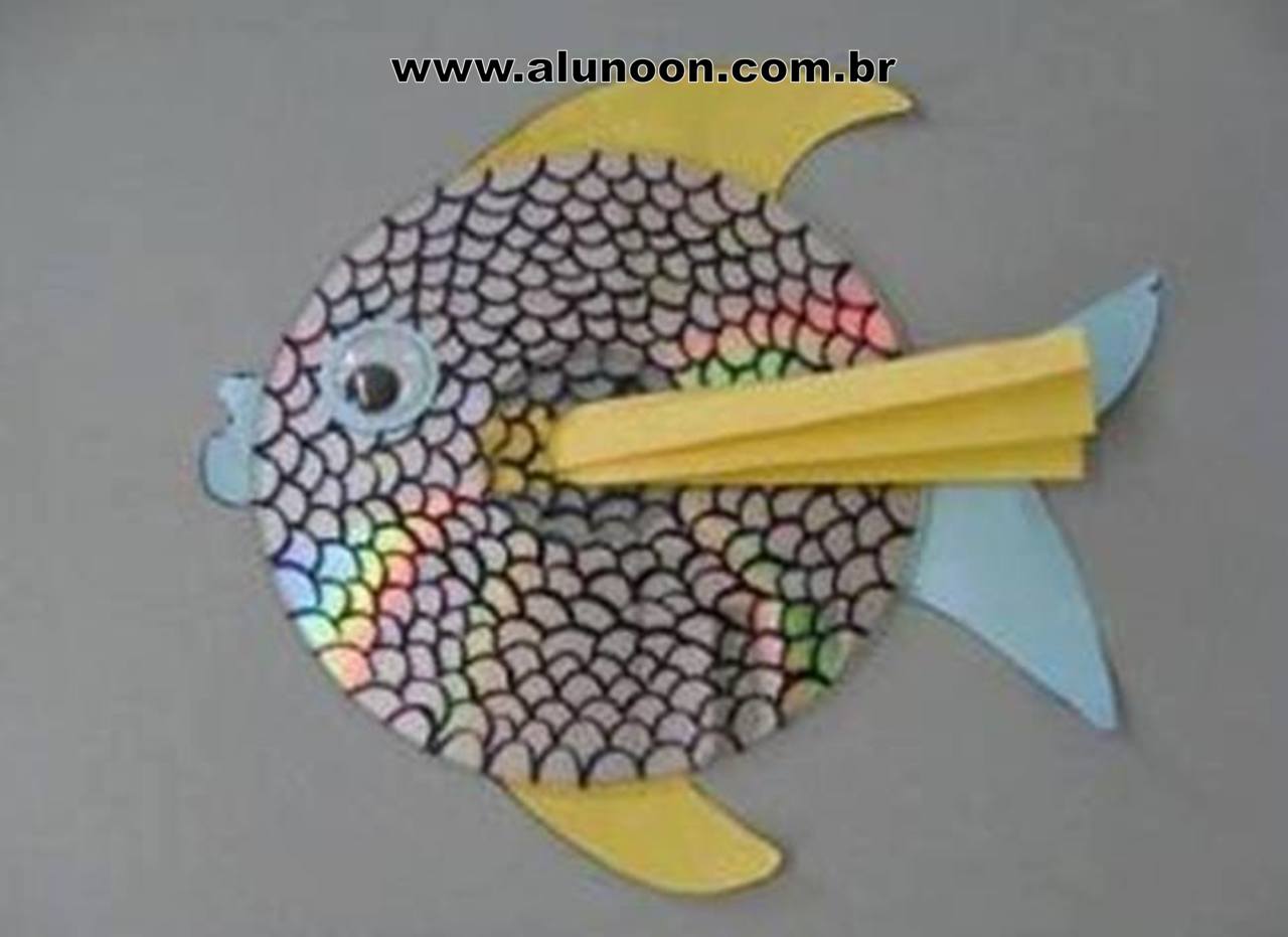 Рыбка из подручных материалов